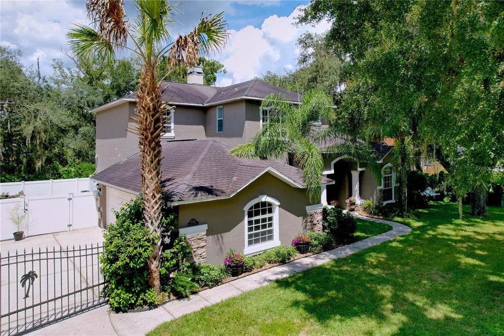 For Sale: $630,000 (5 beds, 3 baths, 2947 Square Feet)