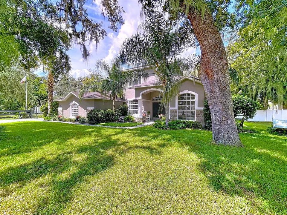 For Sale: $630,000 (5 beds, 3 baths, 2947 Square Feet)