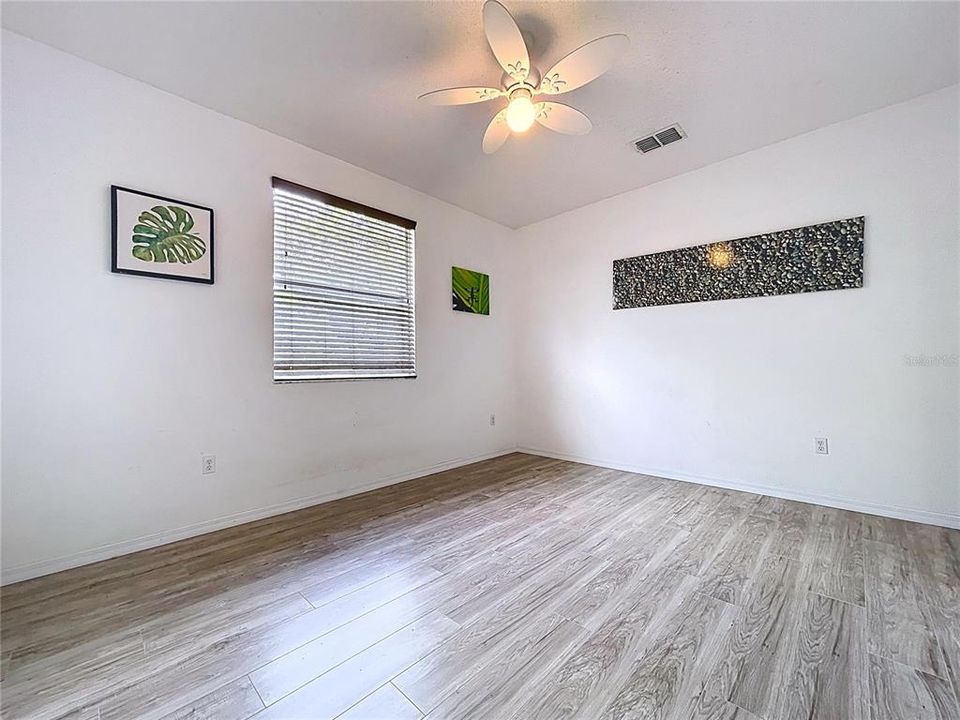 For Sale: $630,000 (5 beds, 3 baths, 2947 Square Feet)