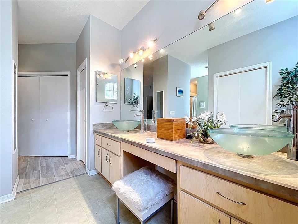 For Sale: $630,000 (5 beds, 3 baths, 2947 Square Feet)