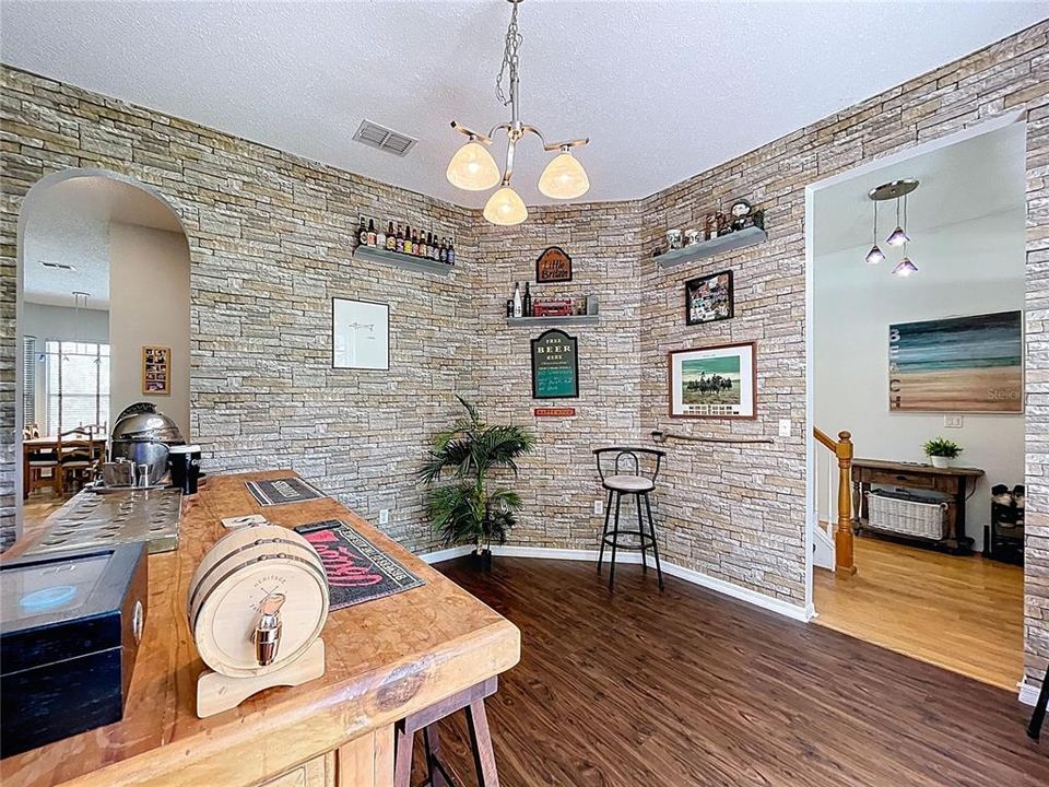 For Sale: $630,000 (5 beds, 3 baths, 2947 Square Feet)