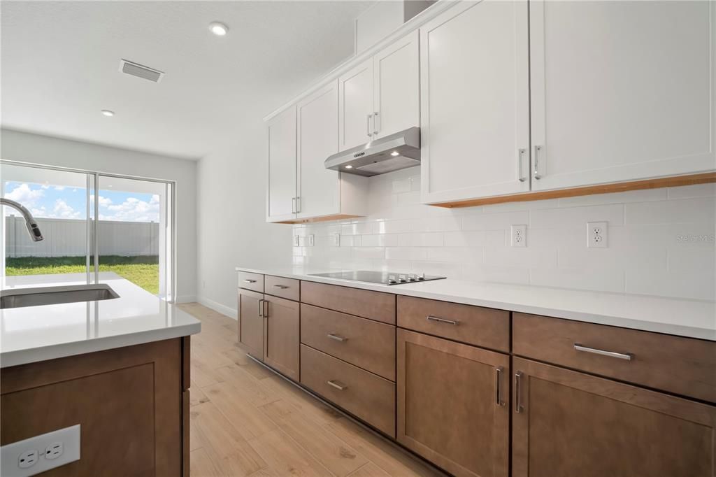 待售: $497,650 (3 贝兹, 3 浴室, 2046 平方英尺)