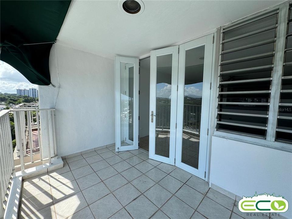 Active With Contract: $150,000 (3 beds, 2 baths, 784 Square Feet)