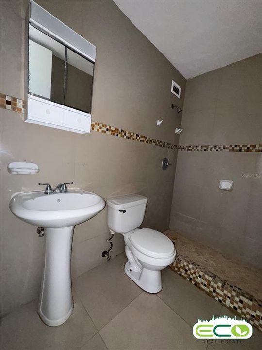 Active With Contract: $150,000 (3 beds, 2 baths, 784 Square Feet)