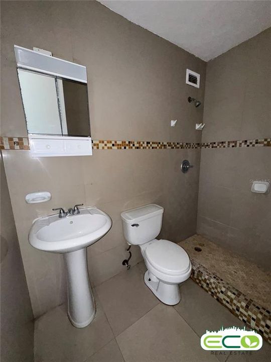 Active With Contract: $150,000 (3 beds, 2 baths, 784 Square Feet)