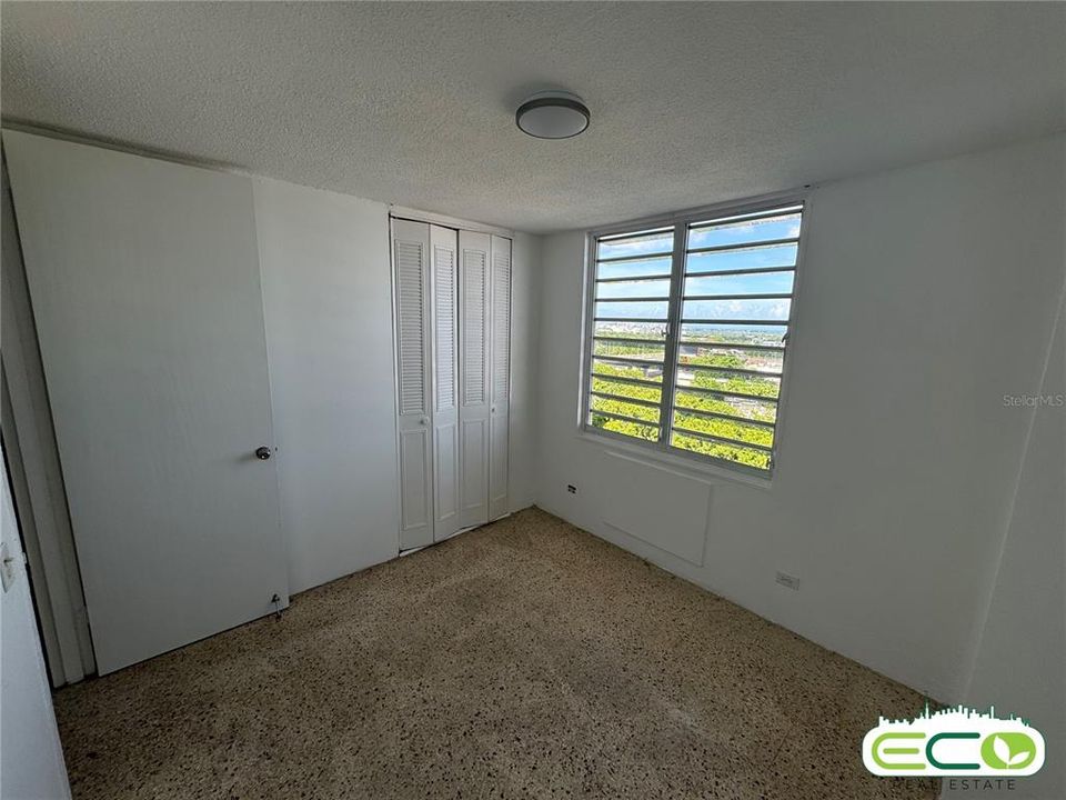 Active With Contract: $150,000 (3 beds, 2 baths, 784 Square Feet)