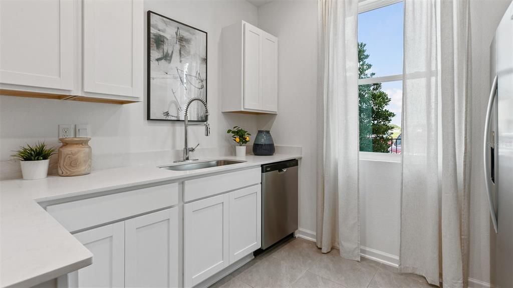 Active With Contract: $262,990 (3 beds, 2 baths, 1308 Square Feet)