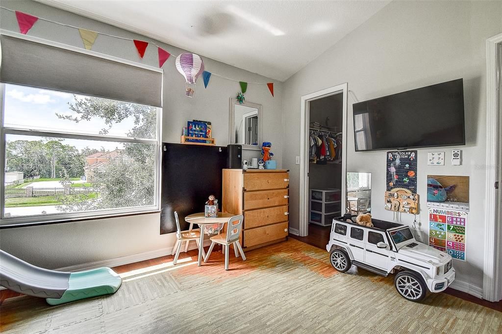 待售: $280,000 (2 贝兹, 1 浴室, 1134 平方英尺)