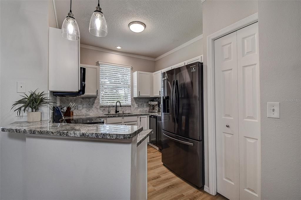 待售: $280,000 (2 贝兹, 1 浴室, 1134 平方英尺)