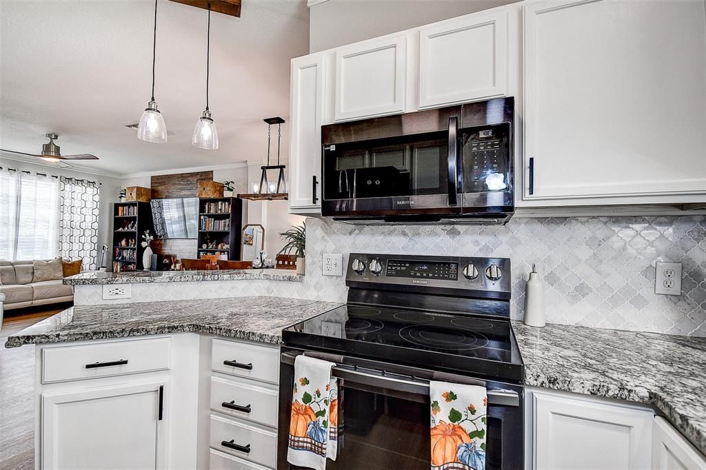 待售: $280,000 (2 贝兹, 1 浴室, 1134 平方英尺)