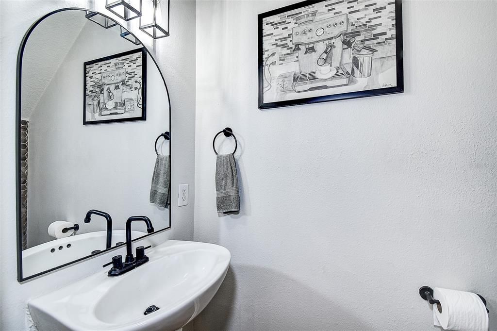 待售: $280,000 (2 贝兹, 1 浴室, 1134 平方英尺)