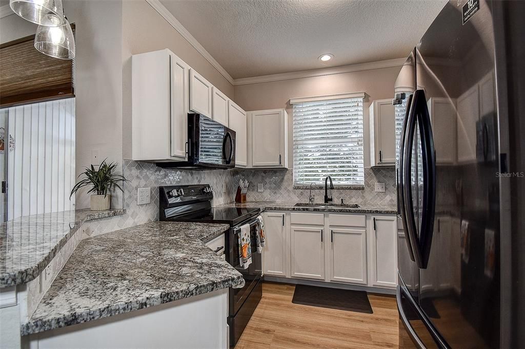 待售: $280,000 (2 贝兹, 1 浴室, 1134 平方英尺)