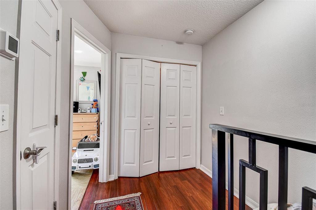 待售: $280,000 (2 贝兹, 1 浴室, 1134 平方英尺)