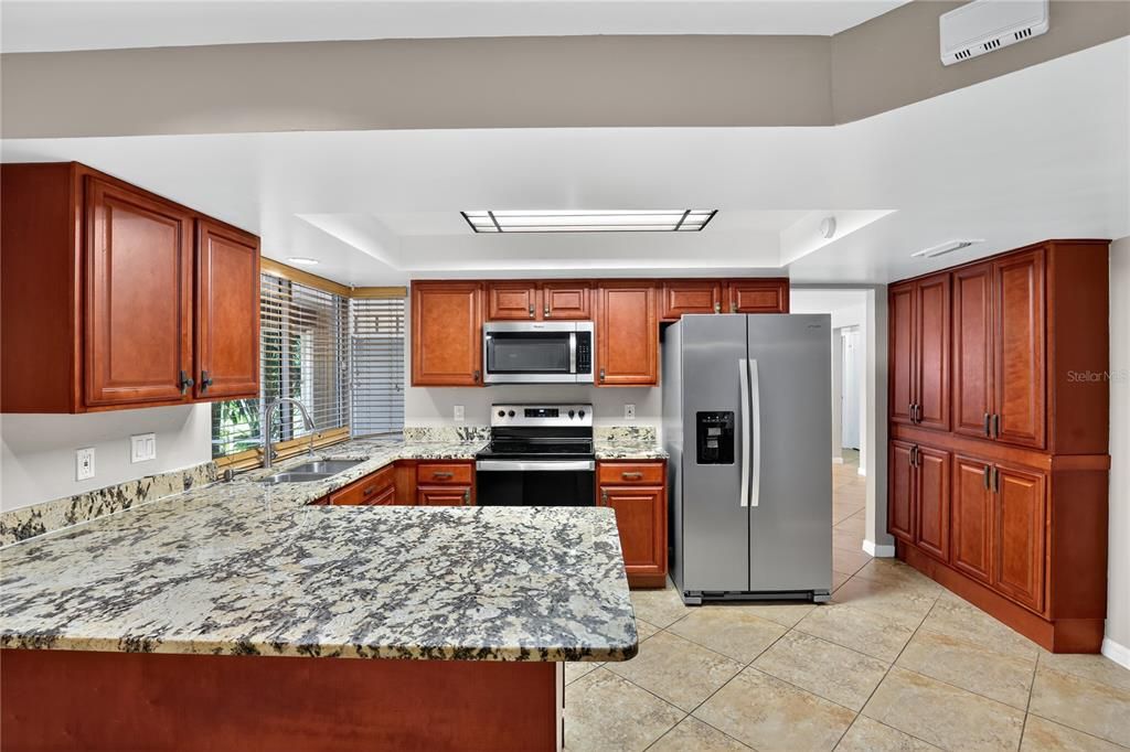 For Sale: $267,900 (3 beds, 2 baths, 1641 Square Feet)