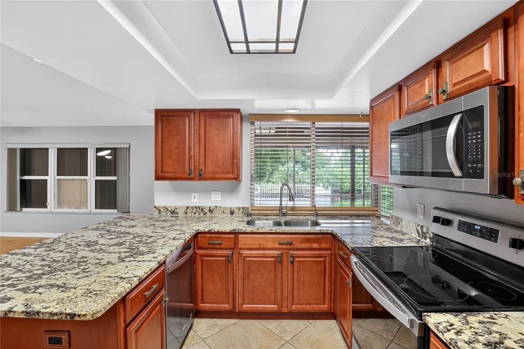 For Sale: $267,900 (3 beds, 2 baths, 1641 Square Feet)