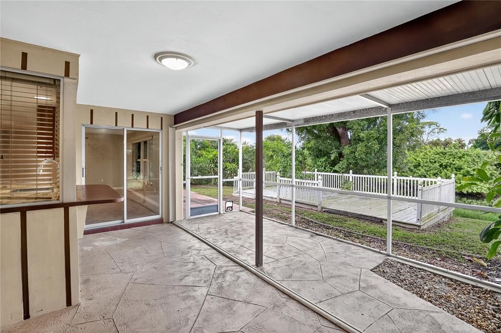 For Sale: $267,900 (3 beds, 2 baths, 1641 Square Feet)