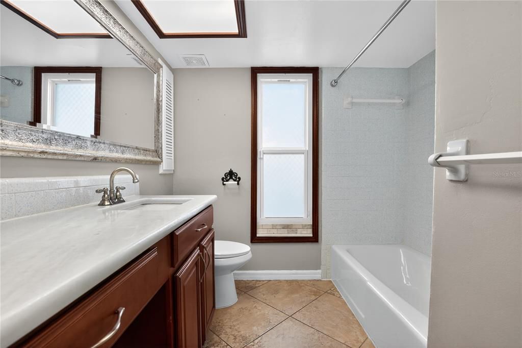 For Sale: $267,900 (3 beds, 2 baths, 1641 Square Feet)