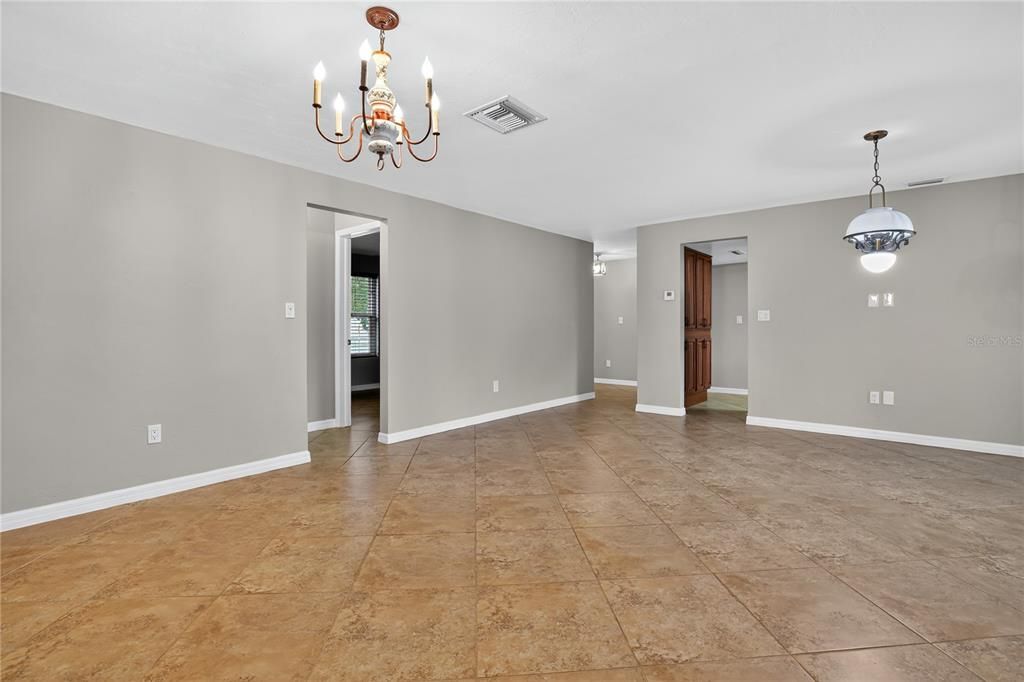 For Sale: $267,900 (3 beds, 2 baths, 1641 Square Feet)