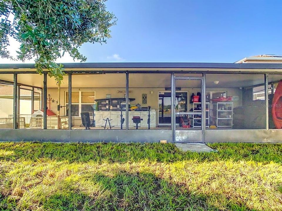 Под контрактом: $2,400 (4 спален, 2 ванн, 1929 Квадратных фут)