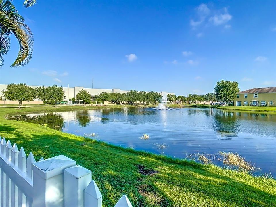 Под контрактом: $2,400 (4 спален, 2 ванн, 1929 Квадратных фут)