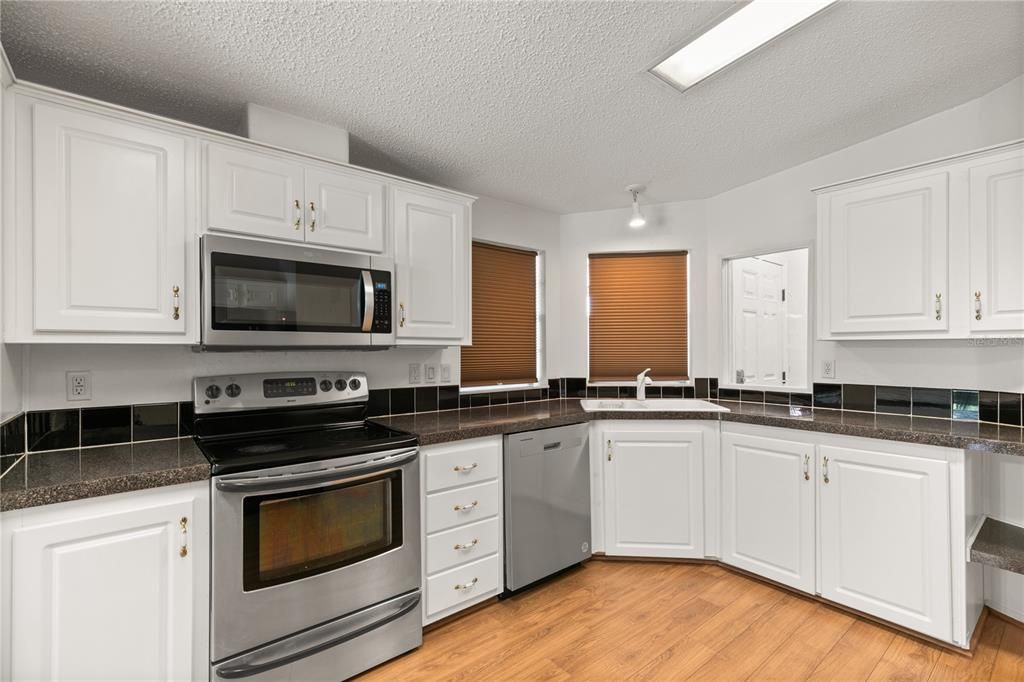 Active With Contract: $349,900 (4 beds, 2 baths, 2030 Square Feet)