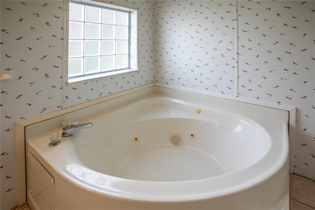 Active With Contract: $349,900 (4 beds, 2 baths, 2030 Square Feet)