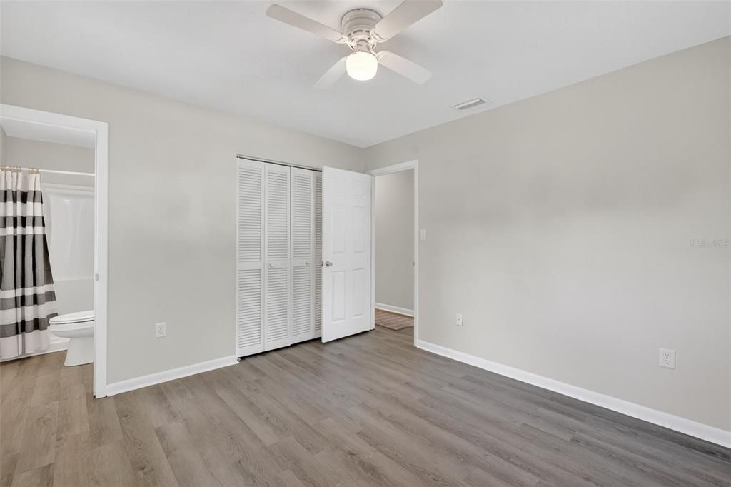 Active With Contract: $218,000 (3 beds, 2 baths, 1128 Square Feet)