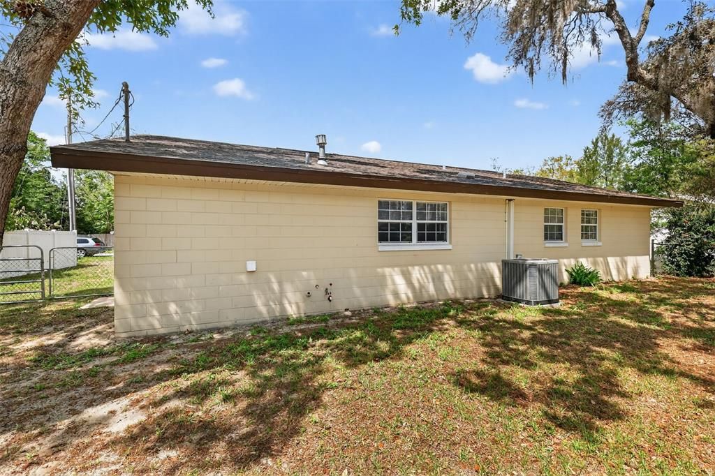 Active With Contract: $218,000 (3 beds, 2 baths, 1128 Square Feet)