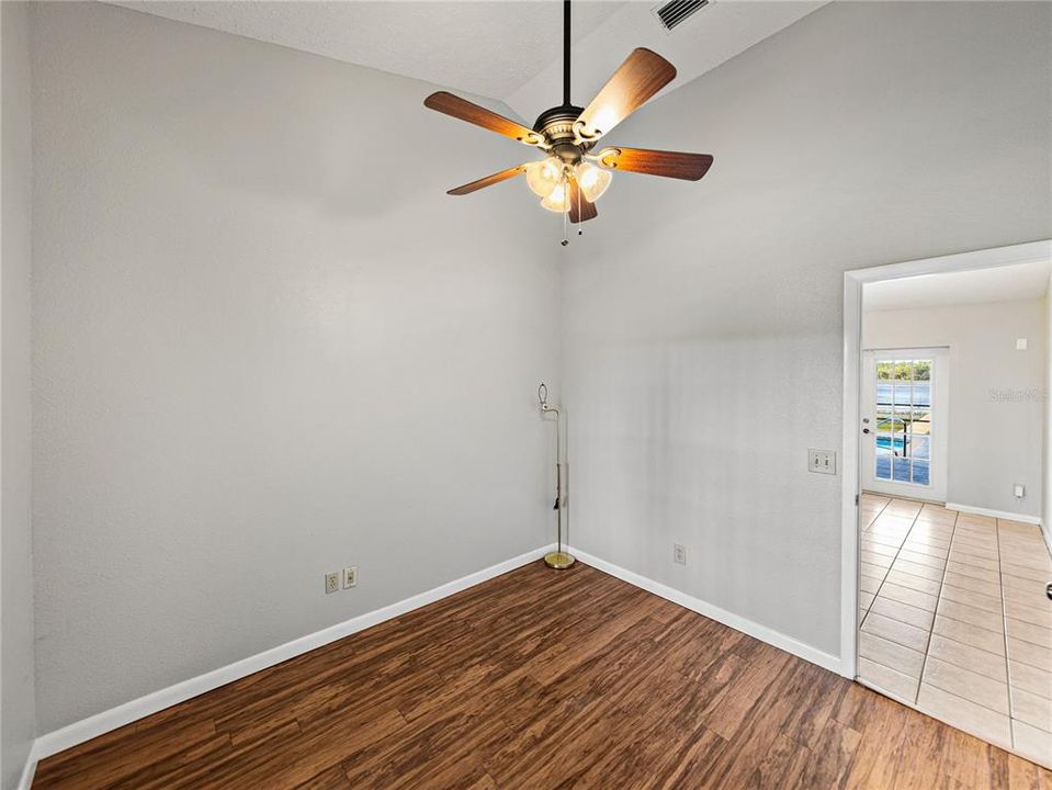 For Sale: $549,900 (3 beds, 3 baths, 2398 Square Feet)