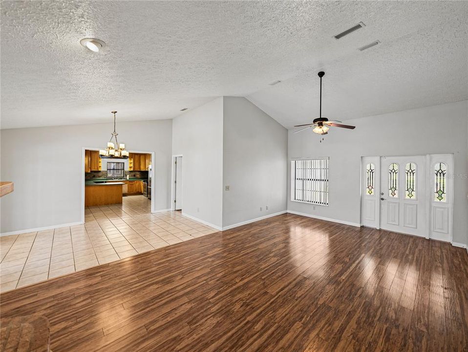 For Sale: $549,900 (3 beds, 3 baths, 2398 Square Feet)