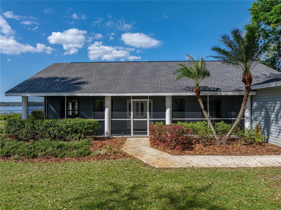 For Sale: $549,900 (3 beds, 3 baths, 2398 Square Feet)