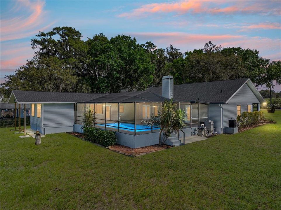 For Sale: $549,900 (3 beds, 3 baths, 2398 Square Feet)