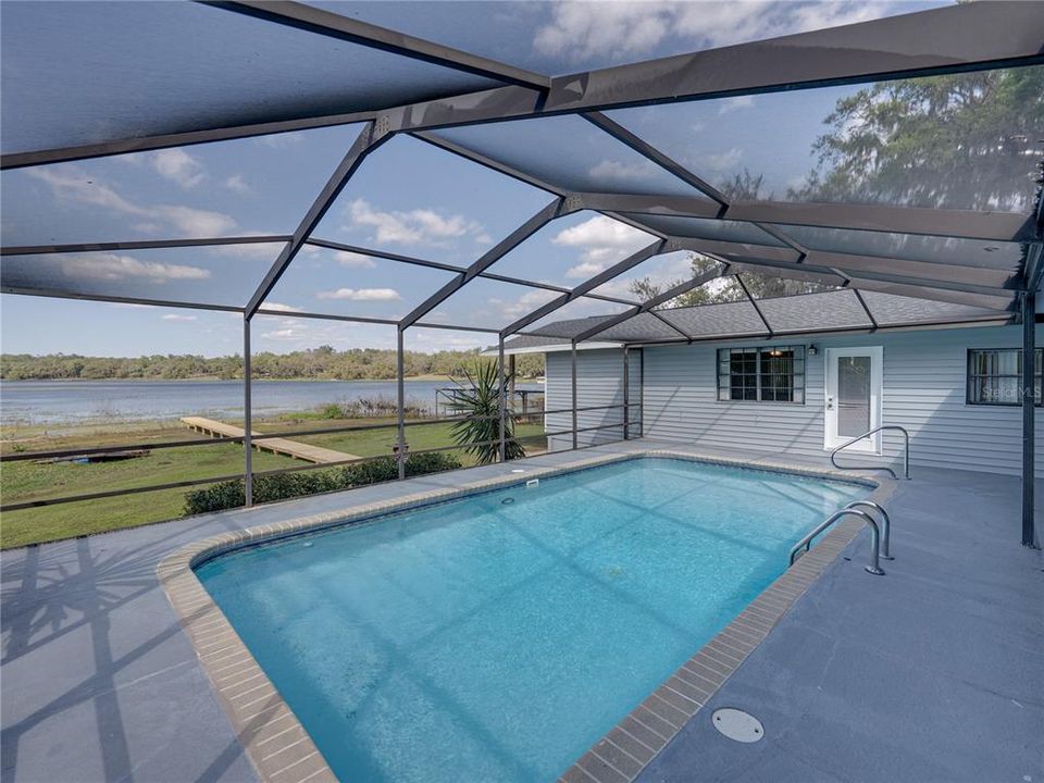 For Sale: $549,900 (3 beds, 3 baths, 2398 Square Feet)