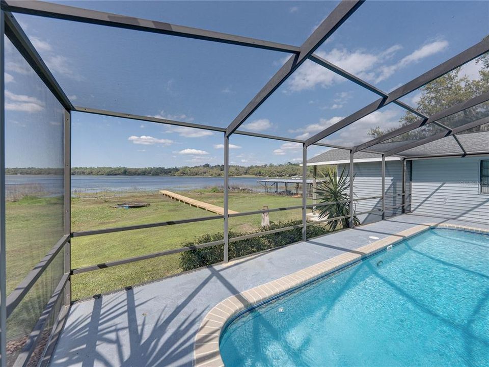 For Sale: $549,900 (3 beds, 3 baths, 2398 Square Feet)