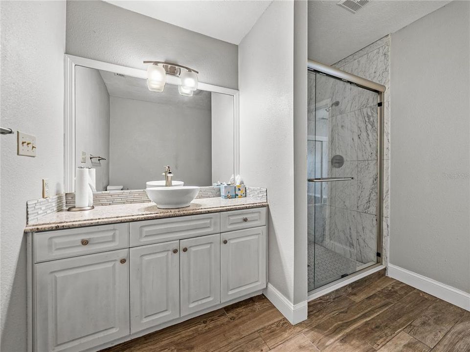 For Sale: $549,900 (3 beds, 3 baths, 2398 Square Feet)