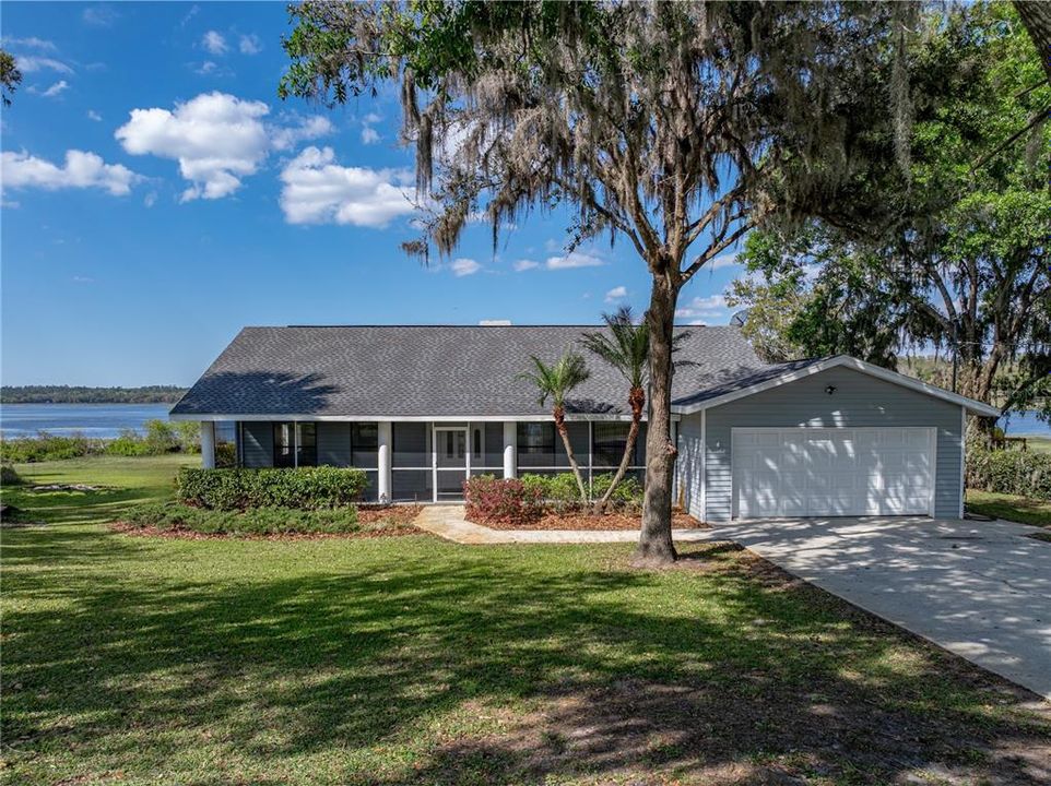 For Sale: $549,900 (3 beds, 3 baths, 2398 Square Feet)