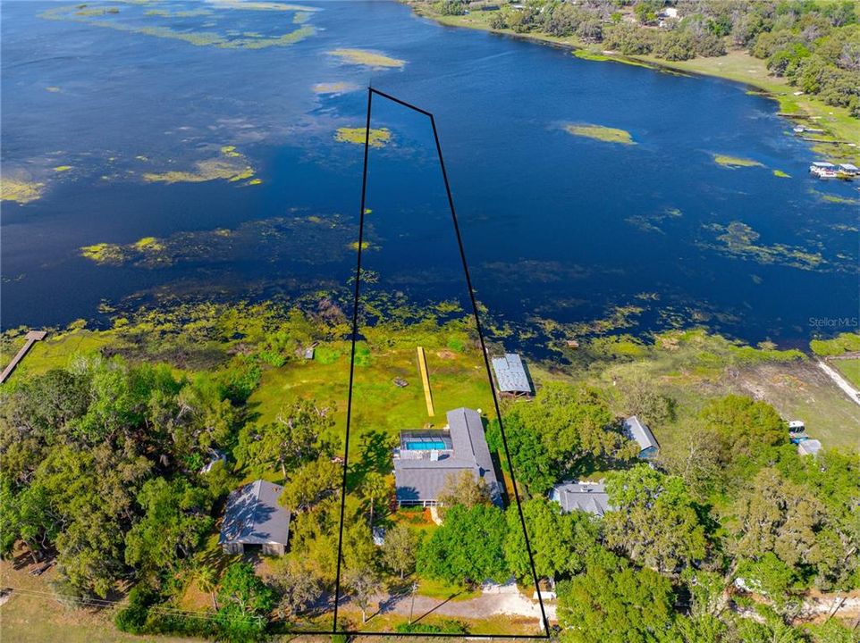 For Sale: $549,900 (3 beds, 3 baths, 2398 Square Feet)