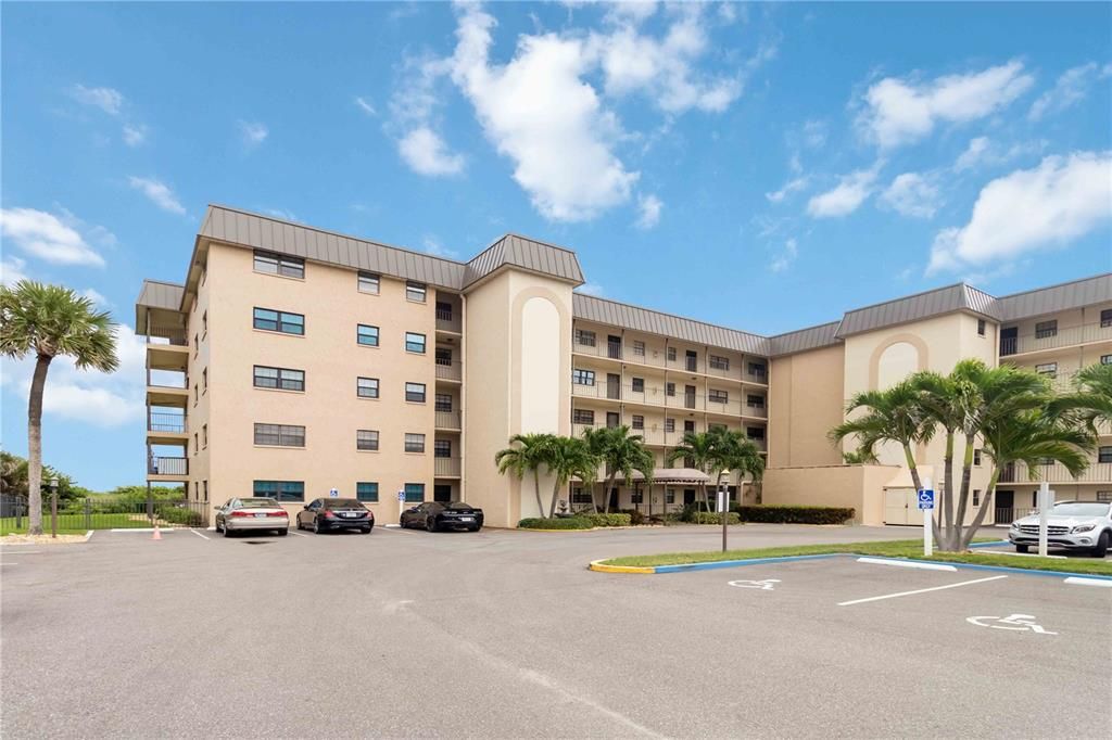 En Venta: $472,000 (2 camas, 2 baños, 1101 Pies cuadrados)