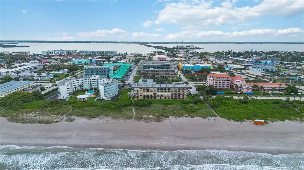 En Venta: $472,000 (2 camas, 2 baños, 1101 Pies cuadrados)