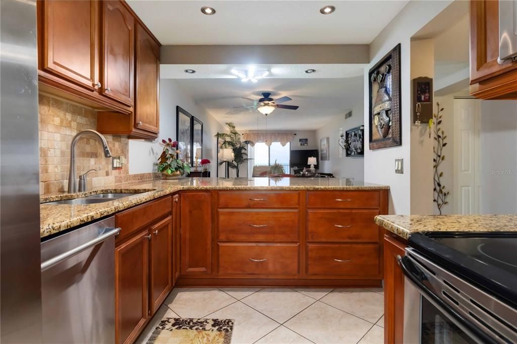 En Venta: $472,000 (2 camas, 2 baños, 1101 Pies cuadrados)