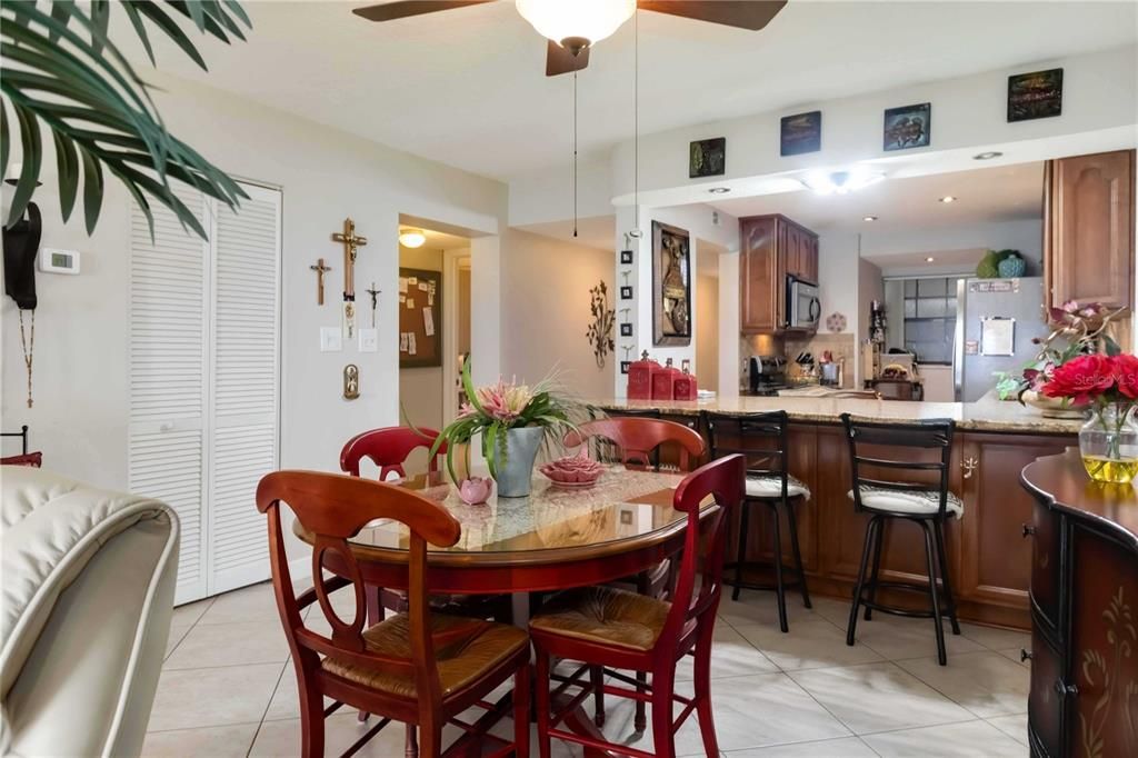 En Venta: $472,000 (2 camas, 2 baños, 1101 Pies cuadrados)