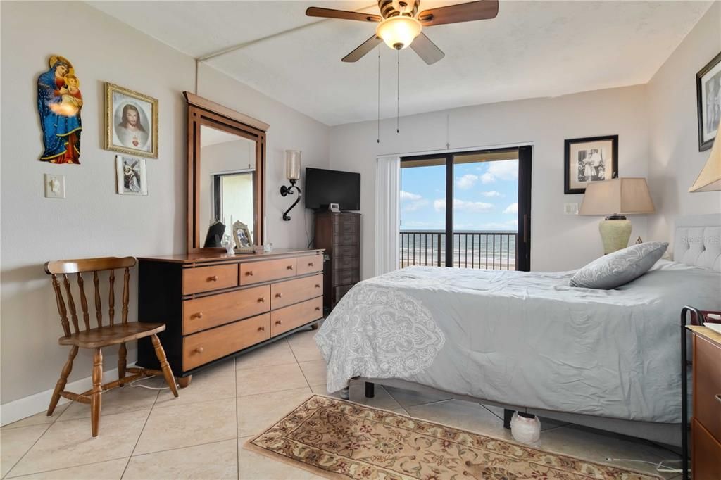 En Venta: $472,000 (2 camas, 2 baños, 1101 Pies cuadrados)