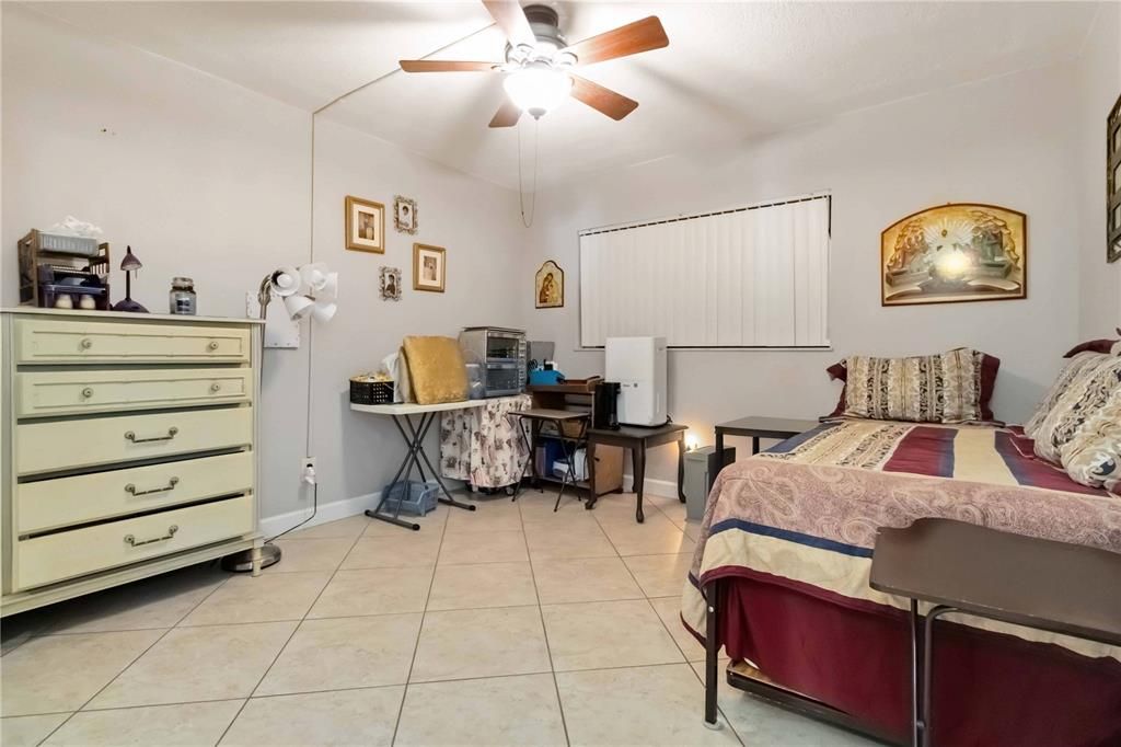 En Venta: $472,000 (2 camas, 2 baños, 1101 Pies cuadrados)