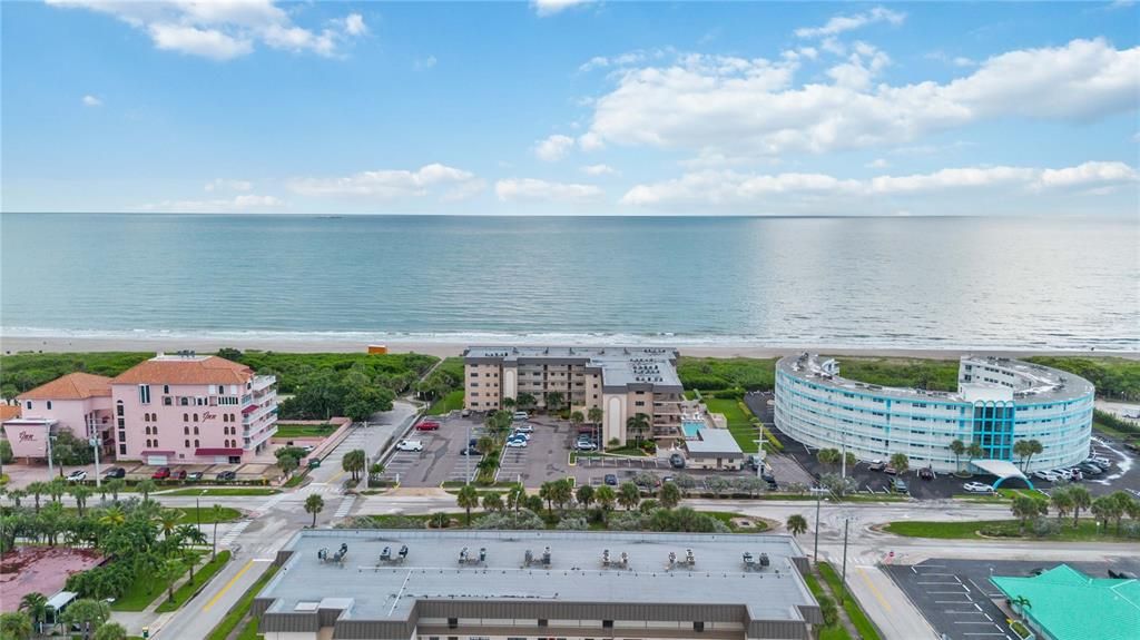 En Venta: $472,000 (2 camas, 2 baños, 1101 Pies cuadrados)