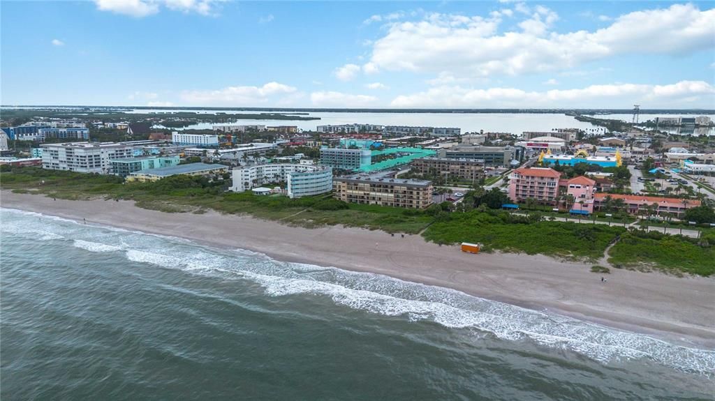 En Venta: $472,000 (2 camas, 2 baños, 1101 Pies cuadrados)