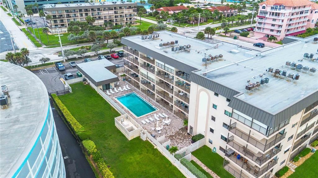 En Venta: $472,000 (2 camas, 2 baños, 1101 Pies cuadrados)