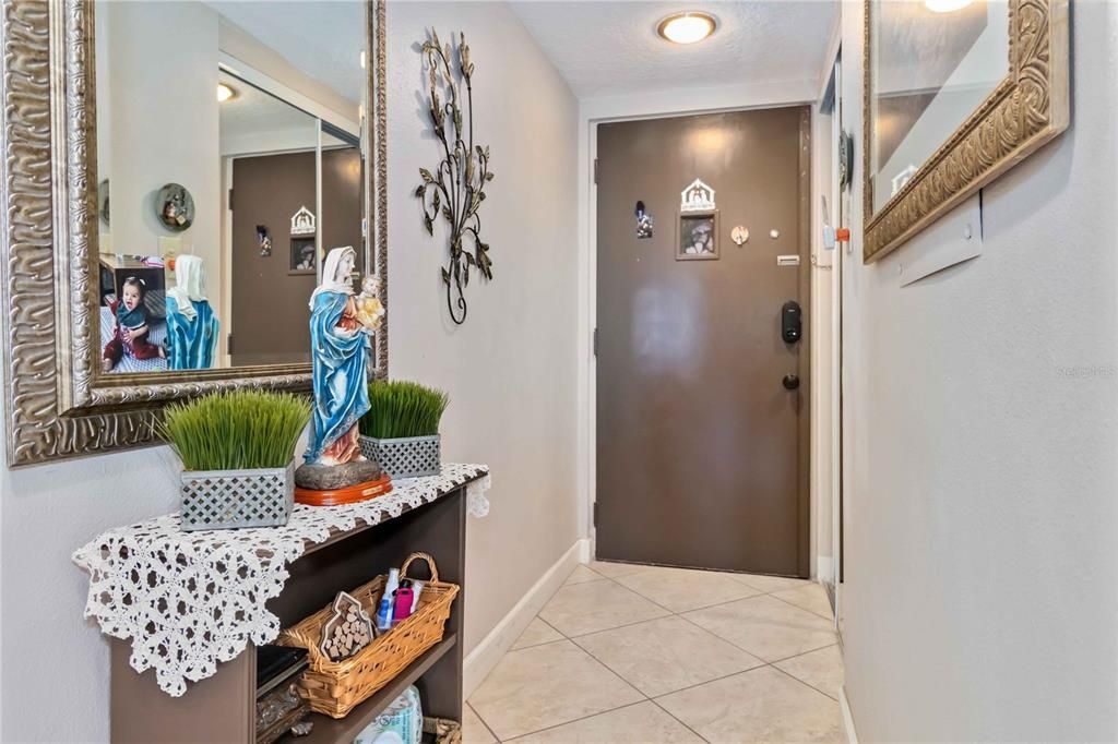 En Venta: $472,000 (2 camas, 2 baños, 1101 Pies cuadrados)