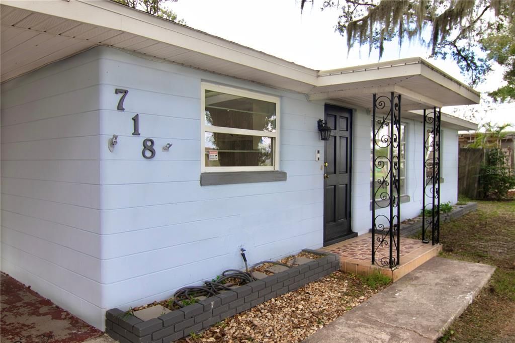 For Sale: $235,000 (2 beds, 1 baths, 1072 Square Feet)
