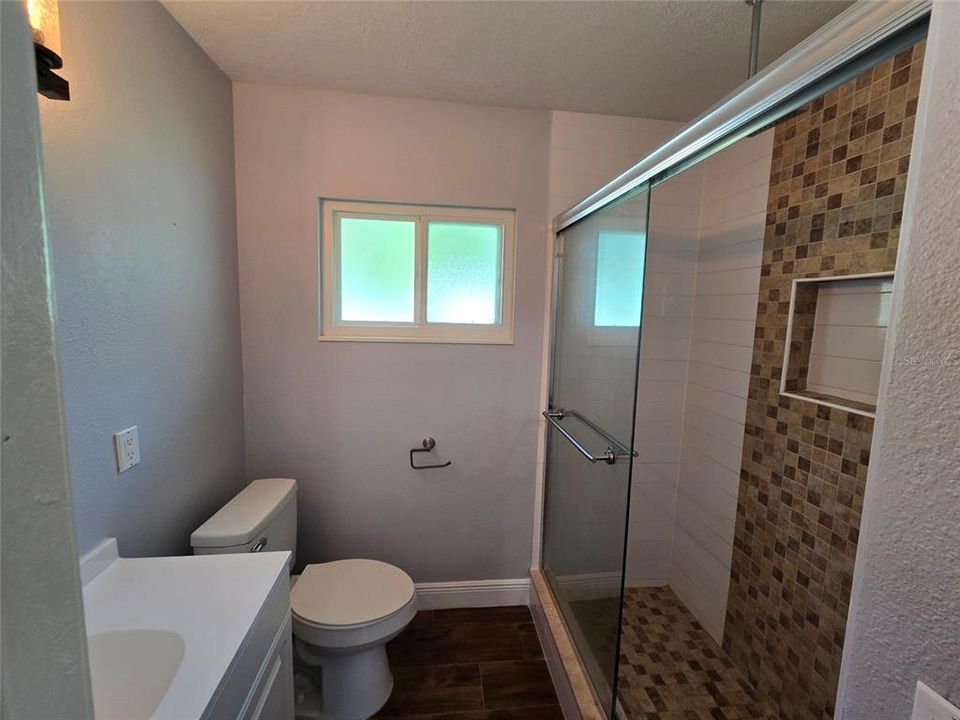 合同活跃: $305,000 (3 贝兹, 2 浴室, 1184 平方英尺)