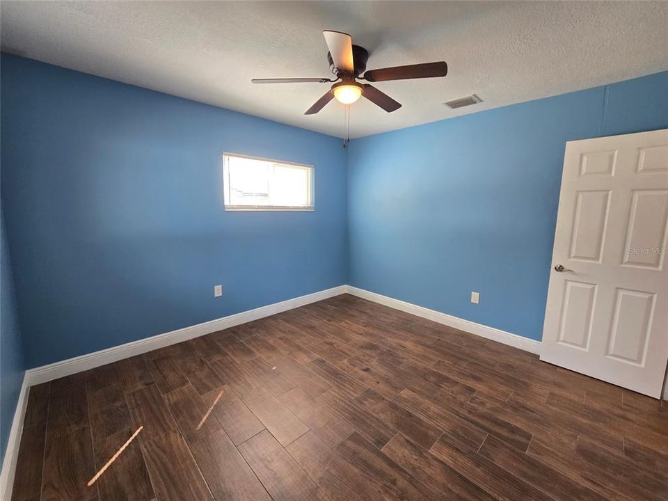 合同活跃: $305,000 (3 贝兹, 2 浴室, 1184 平方英尺)